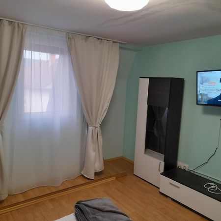 شقة Garsoniera Sic Zona Terapia Zona Linistita La Casa Cu Parcare كلوج-نابوكا المظهر الخارجي الصورة