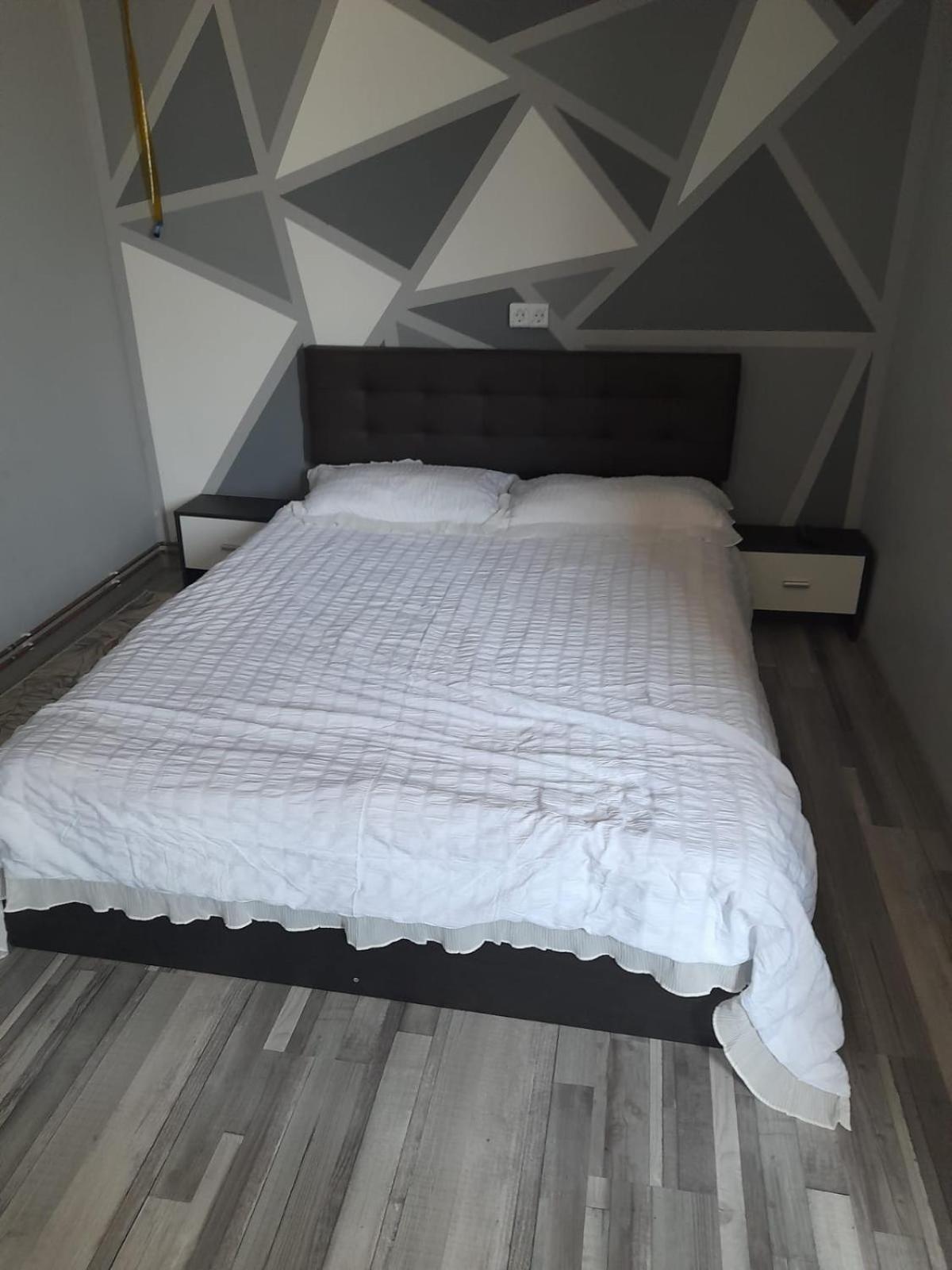شقة Garsoniera Sic Zona Terapia Zona Linistita La Casa Cu Parcare كلوج-نابوكا المظهر الخارجي الصورة