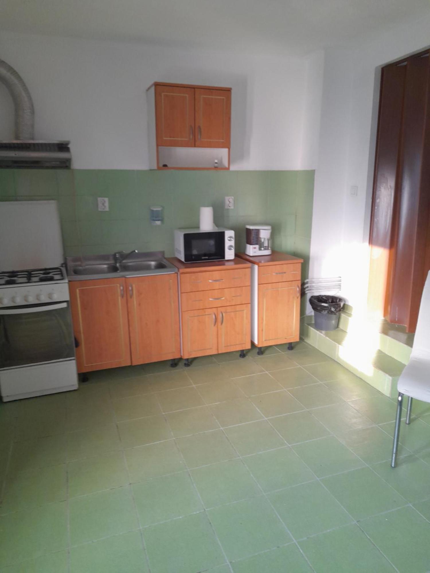 شقة Garsoniera Sic Zona Terapia Zona Linistita La Casa Cu Parcare كلوج-نابوكا المظهر الخارجي الصورة